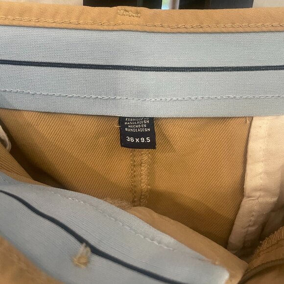 Men's Izod Relaxed Fit Shorts 36" x 9.5" - Picture 4 of 6